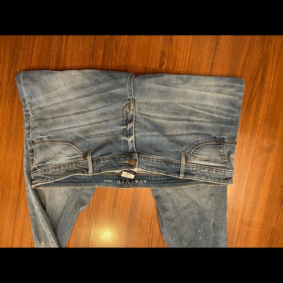 Detailed hem skinny jeans - Picture 2 of 4